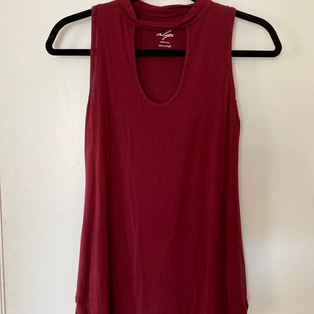 Keyhole tank top